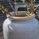 Light sandstone planter