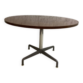 Round table by Giancarlo Piretti, Castelli edition