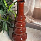 Artisanal sculptural vase Tighri bordeaux