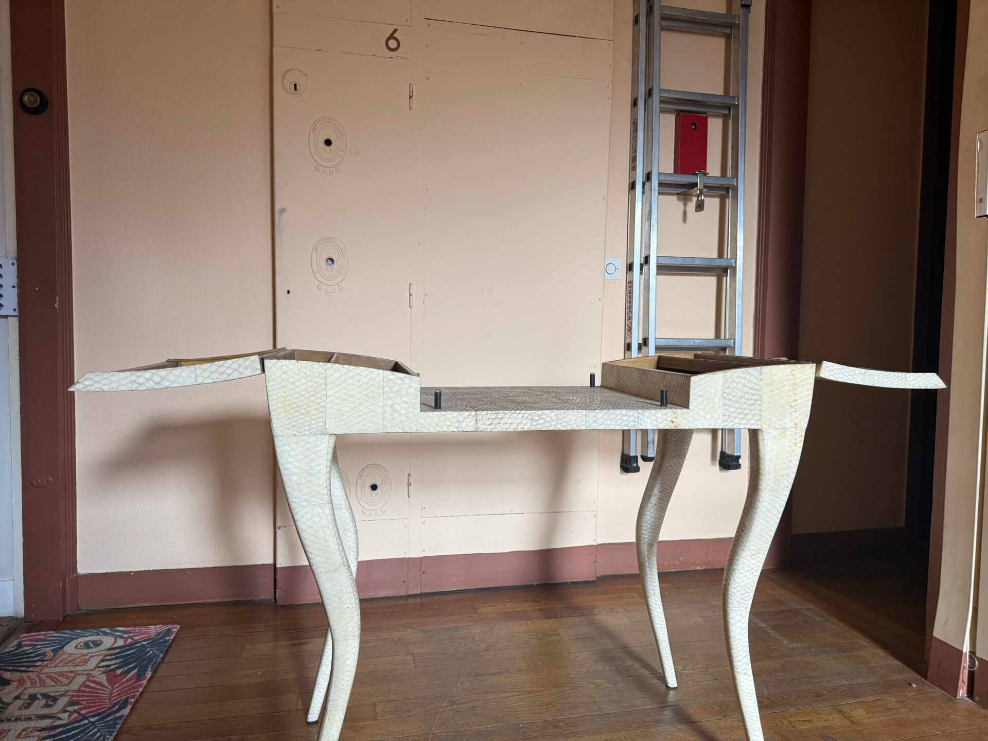 Console in shagreen R&Y Augustin
