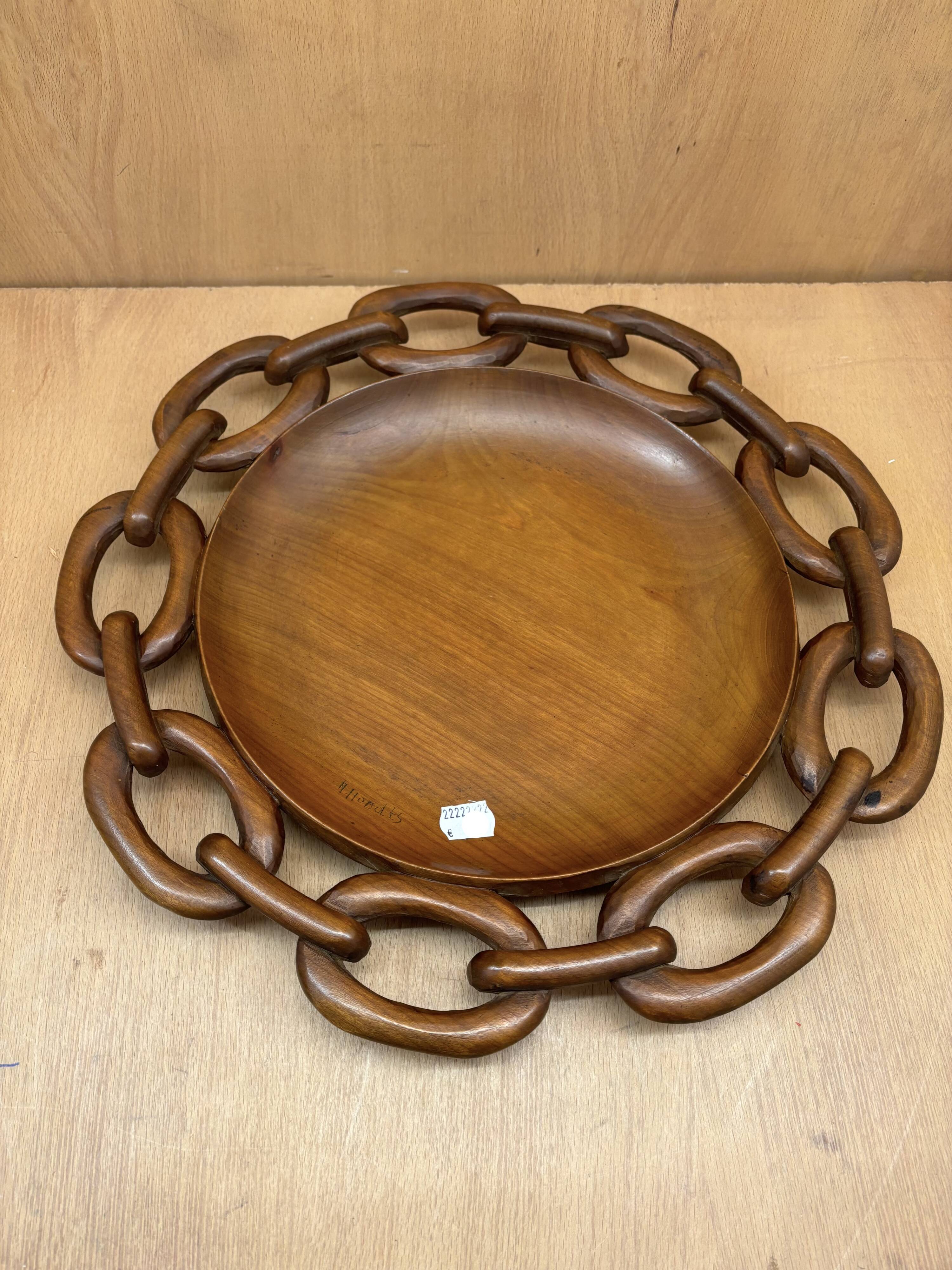 Wooden chain dish
