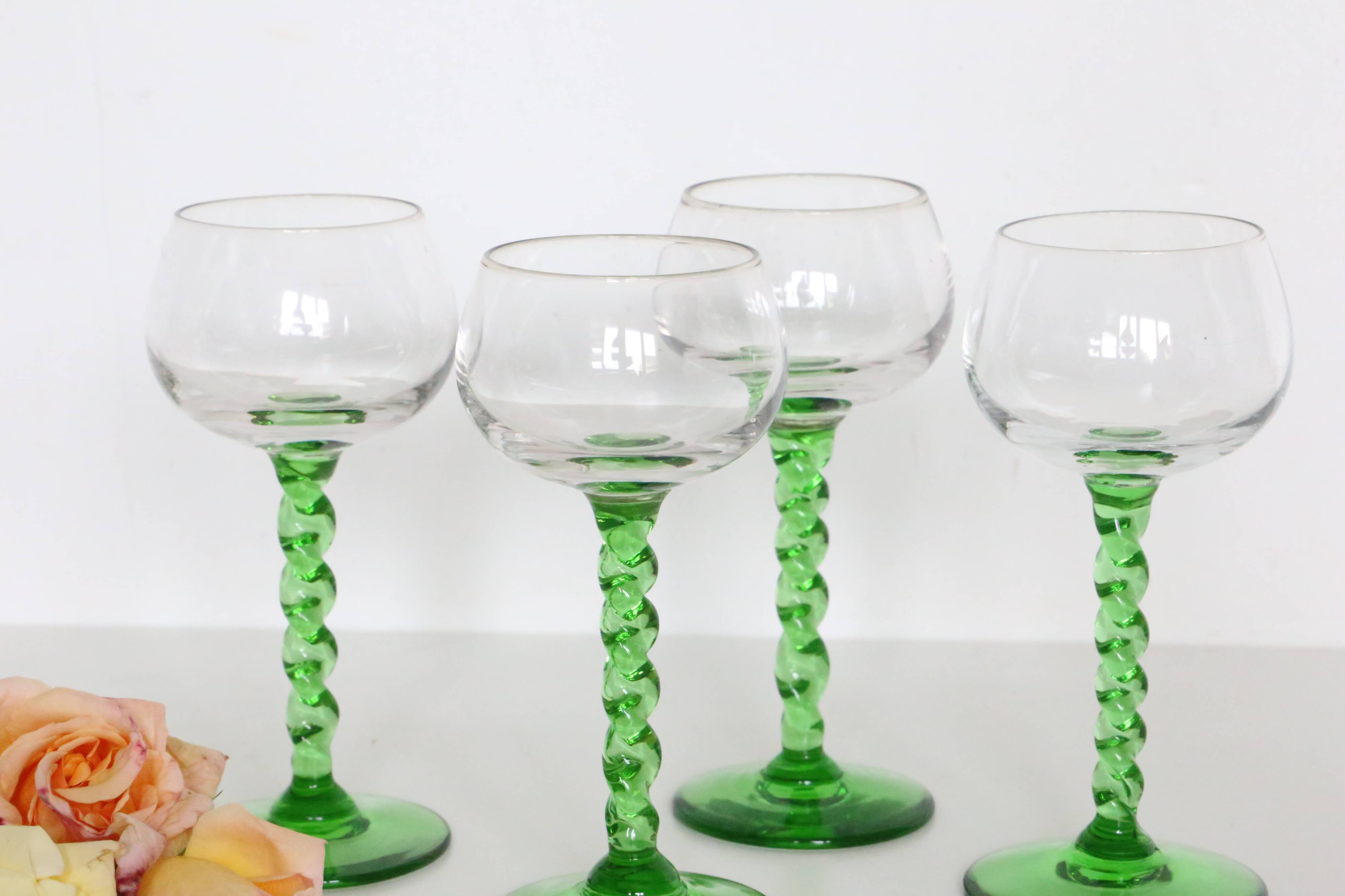 Set de 4 verres à vin blanc, pied vert, Français, vintage
