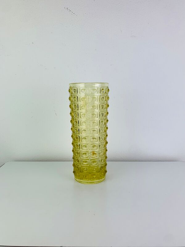 Vase en verre jaune par Rudolf Jurnikl pour Sklo Union, années 60