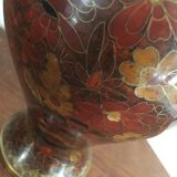 Vase Jingfa cloisonné en laiton et émail