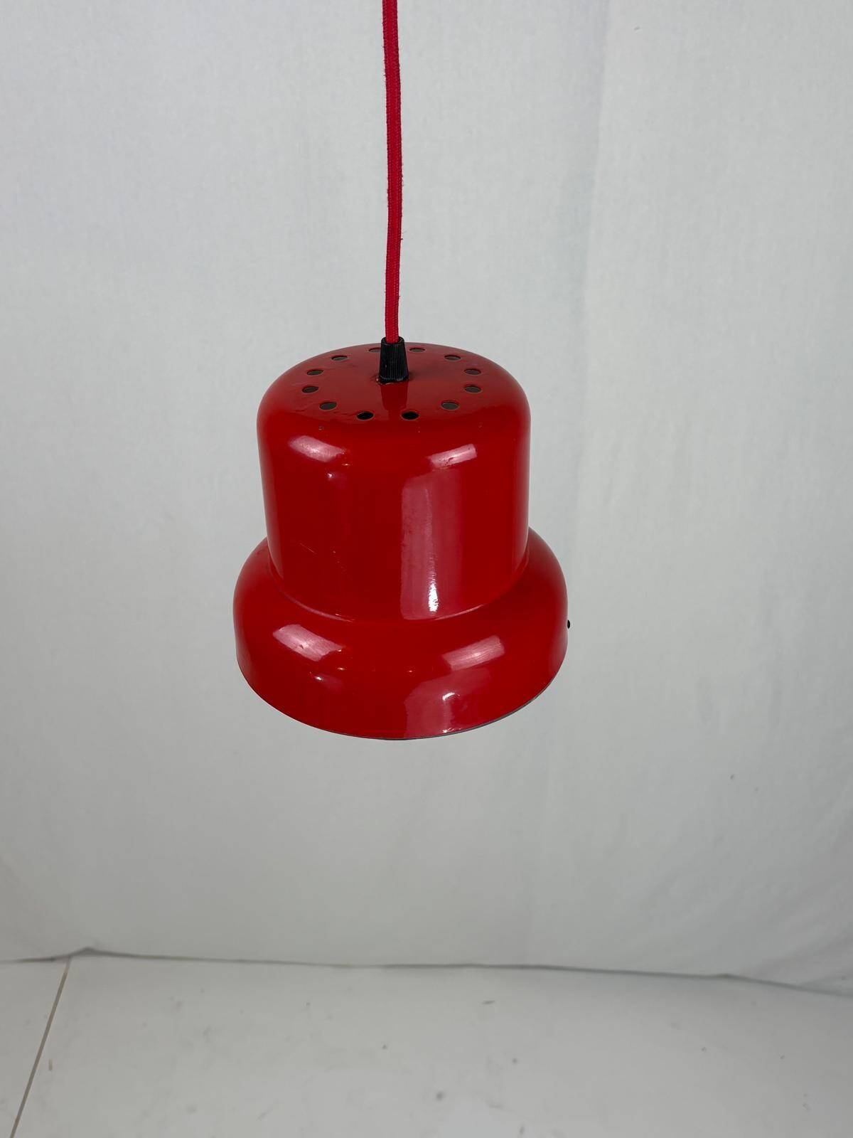 suspension métal rouge - Danemark années 70/80