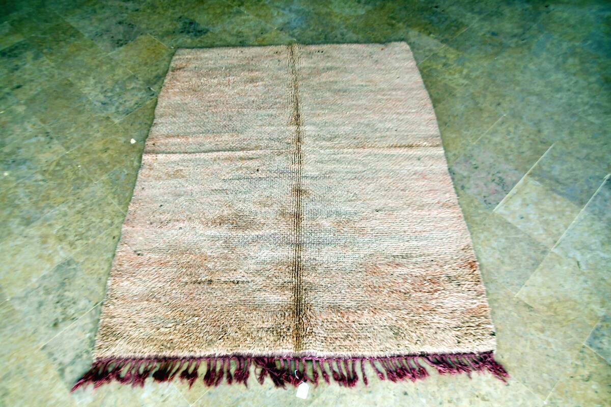 Tapis berbère marocain Beni Mguild vintage 197 x 154 cm