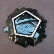 Ceramic leaf-shaped catchall