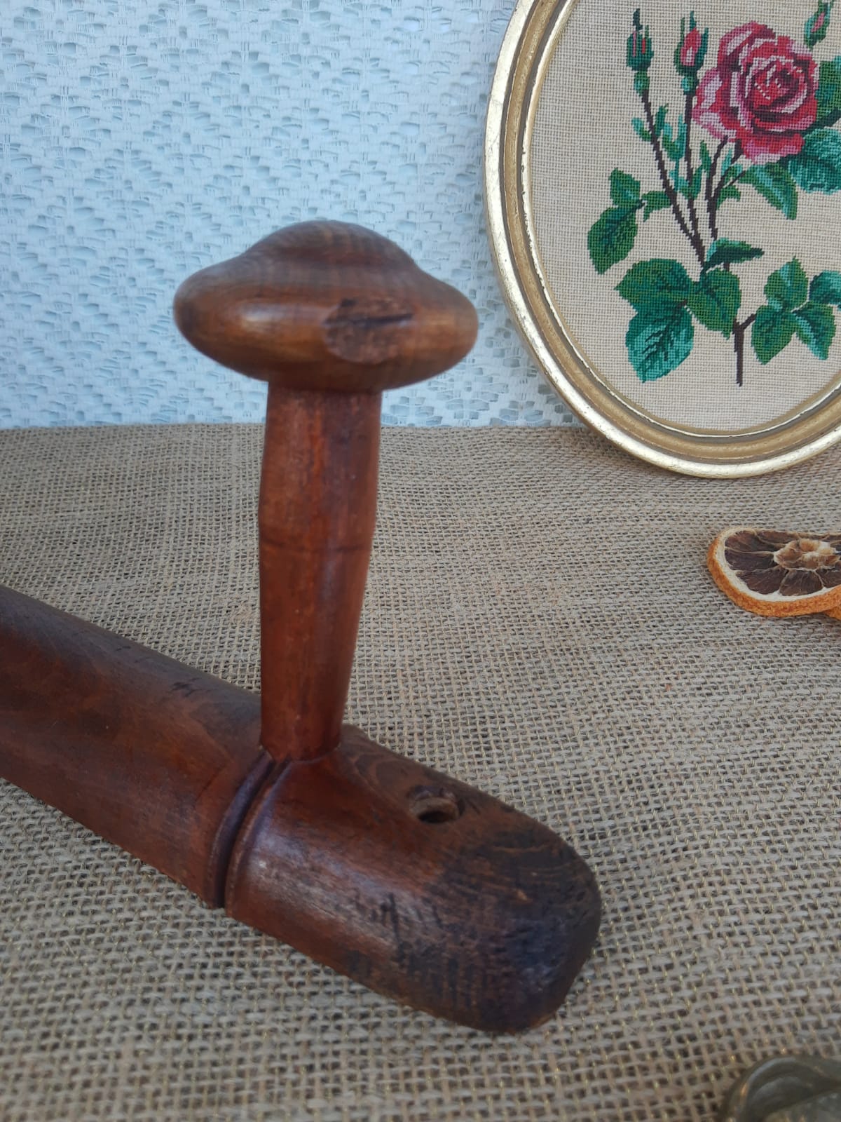 Coat rack 2 wooden hooks vintage