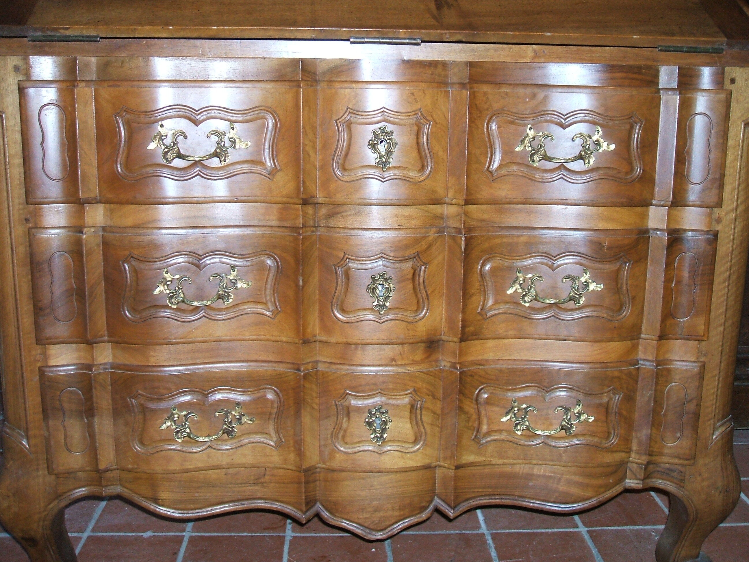 Louis XV style scriban dresser
