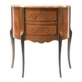 Small chest of drawers with curved marquetry front