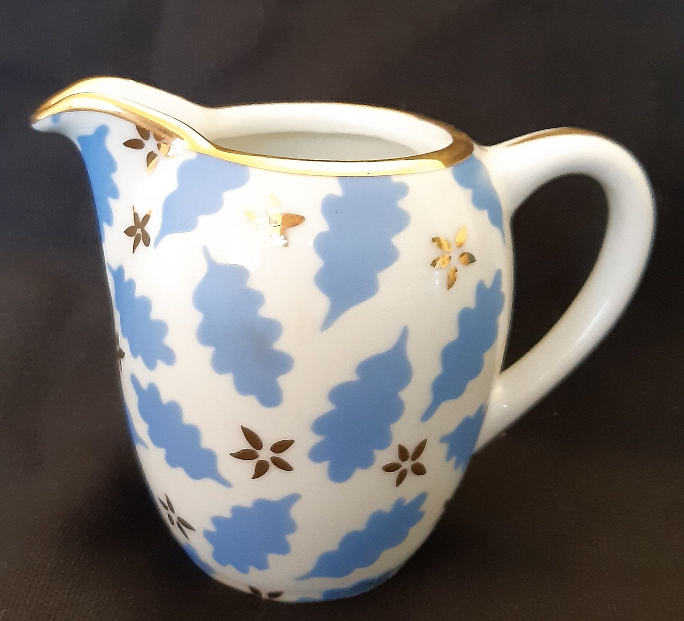 Service Ines de la Fressange