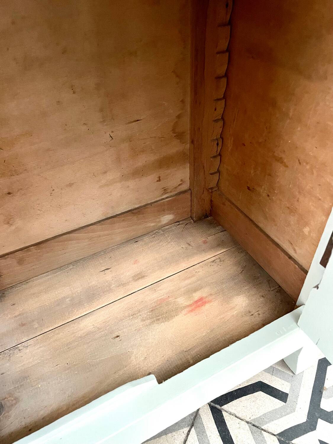 Vitrine, armoire parisienne revisitée