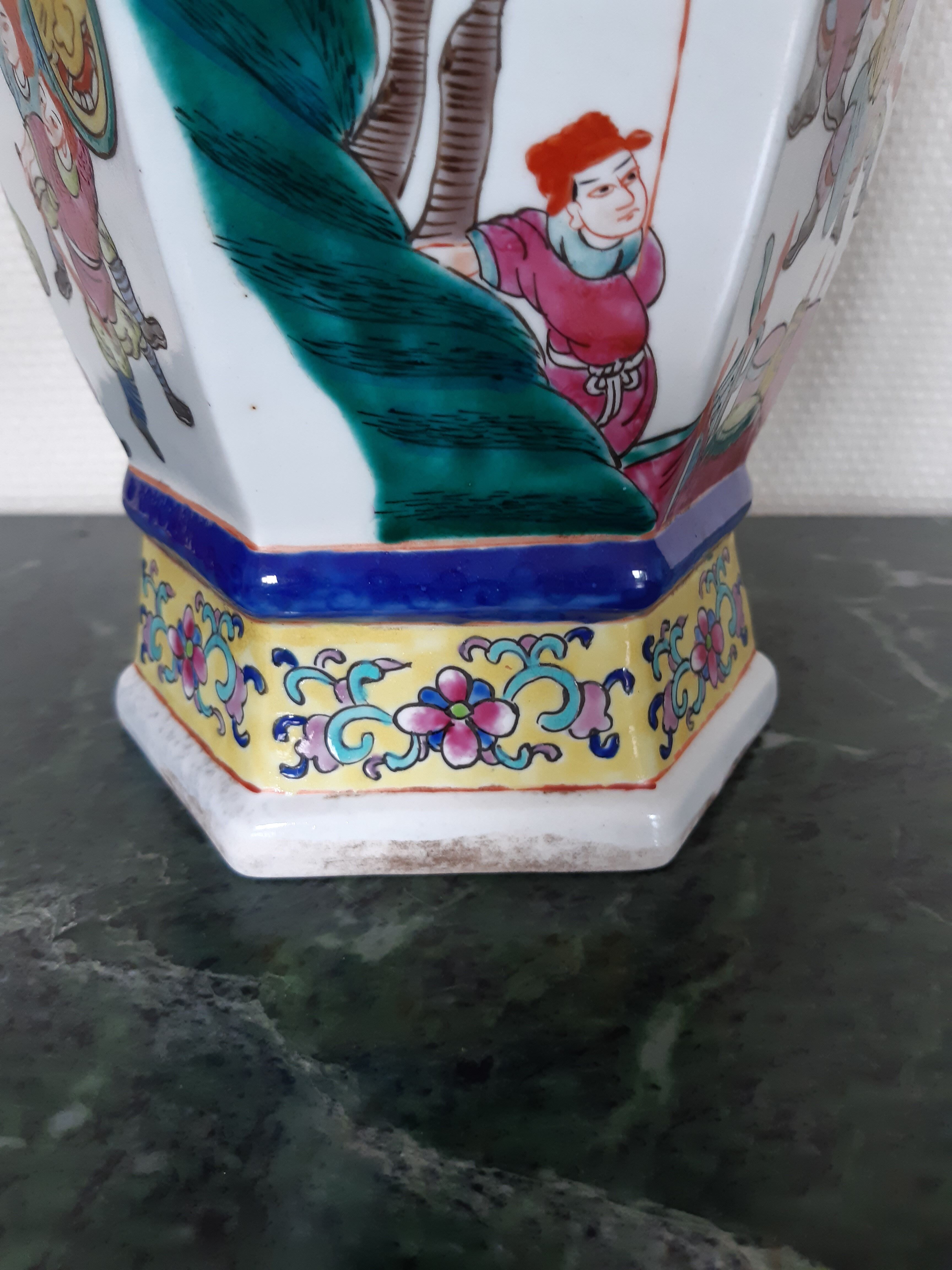 Ancient Chinese vase green family porcelain