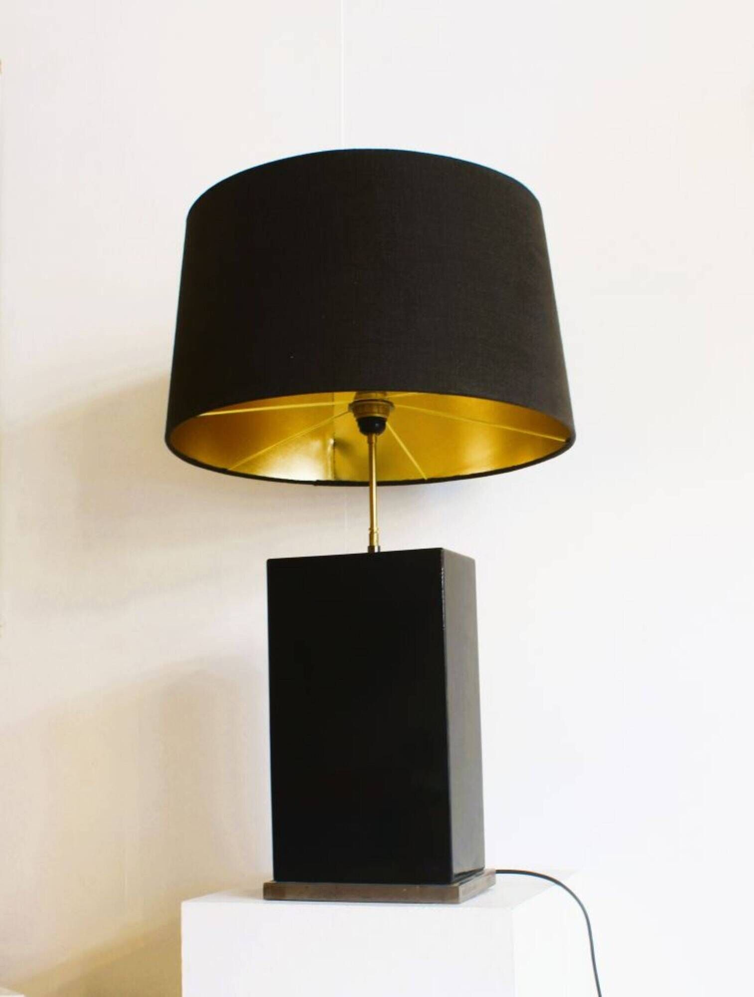 Black lacquered wooden table lamp designed by Roger Vanhevel, 1970s.