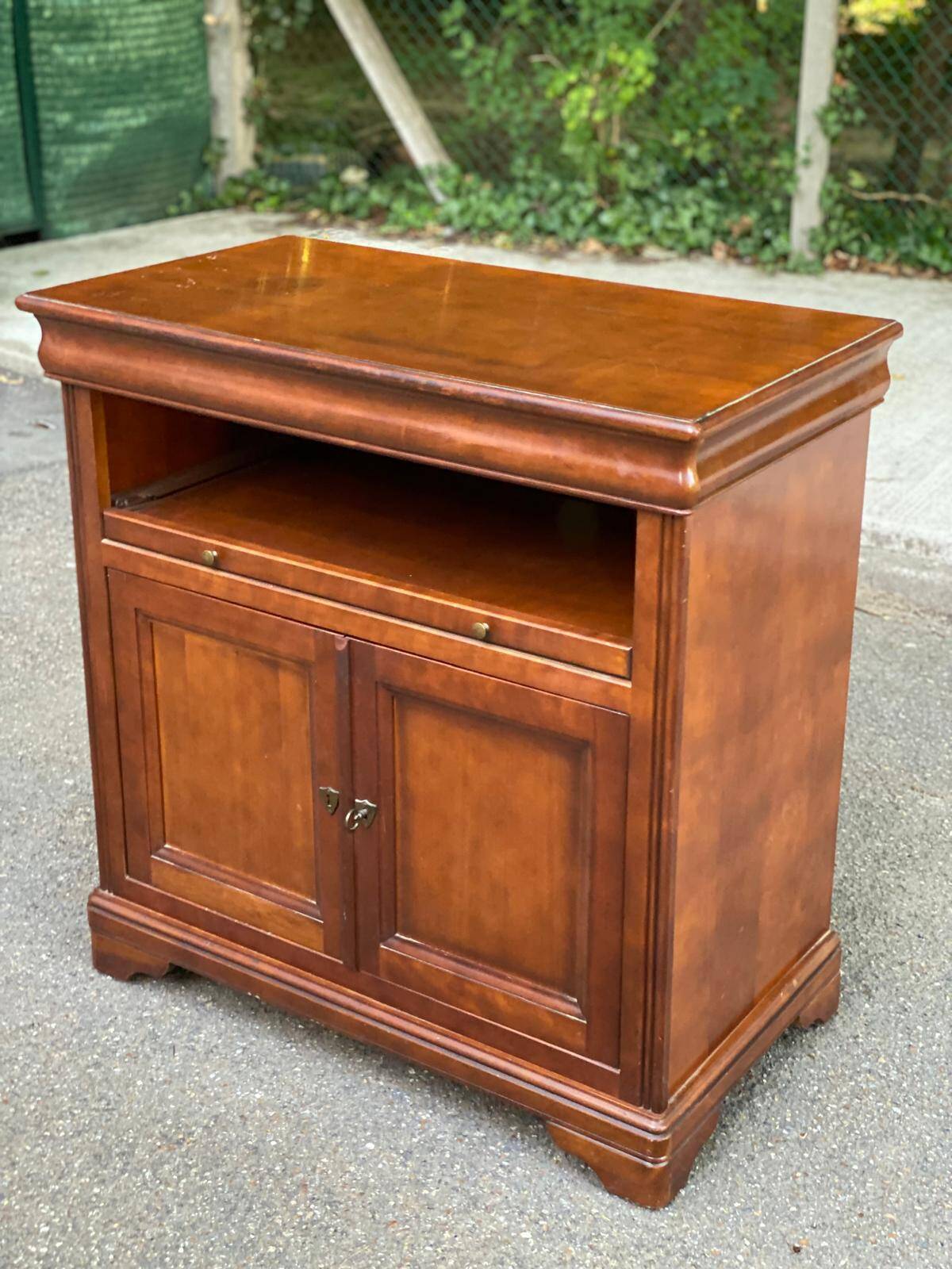 Buffet Louis Philippe en bois merisier satin
