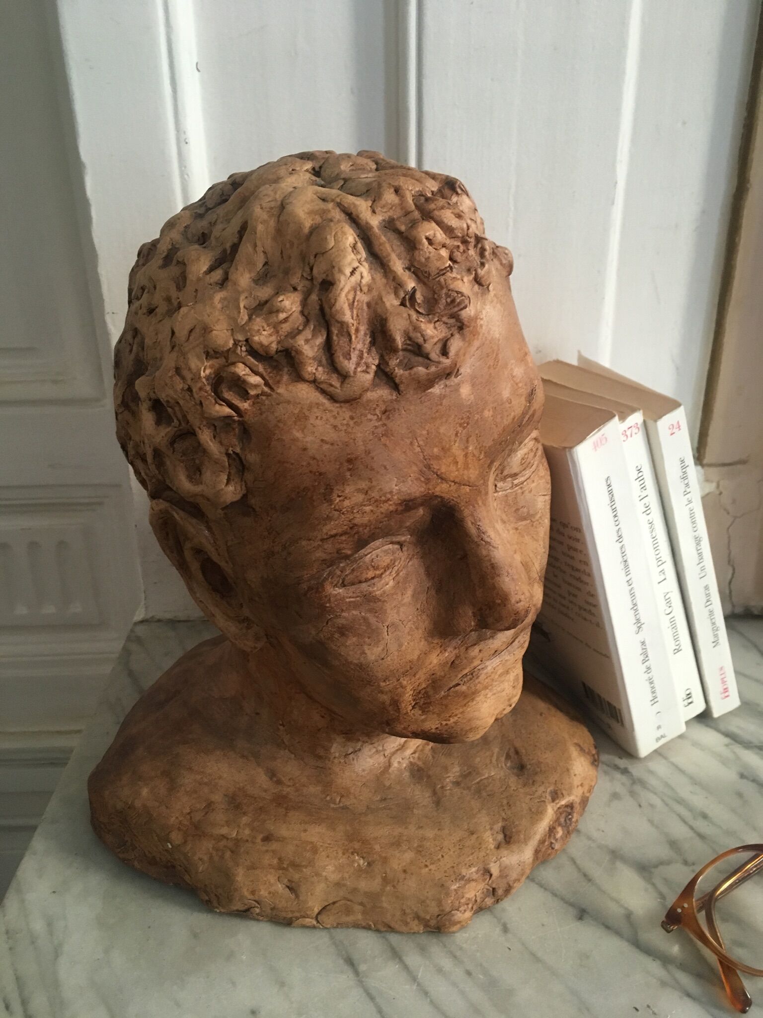 Vintage sculpted head to pose