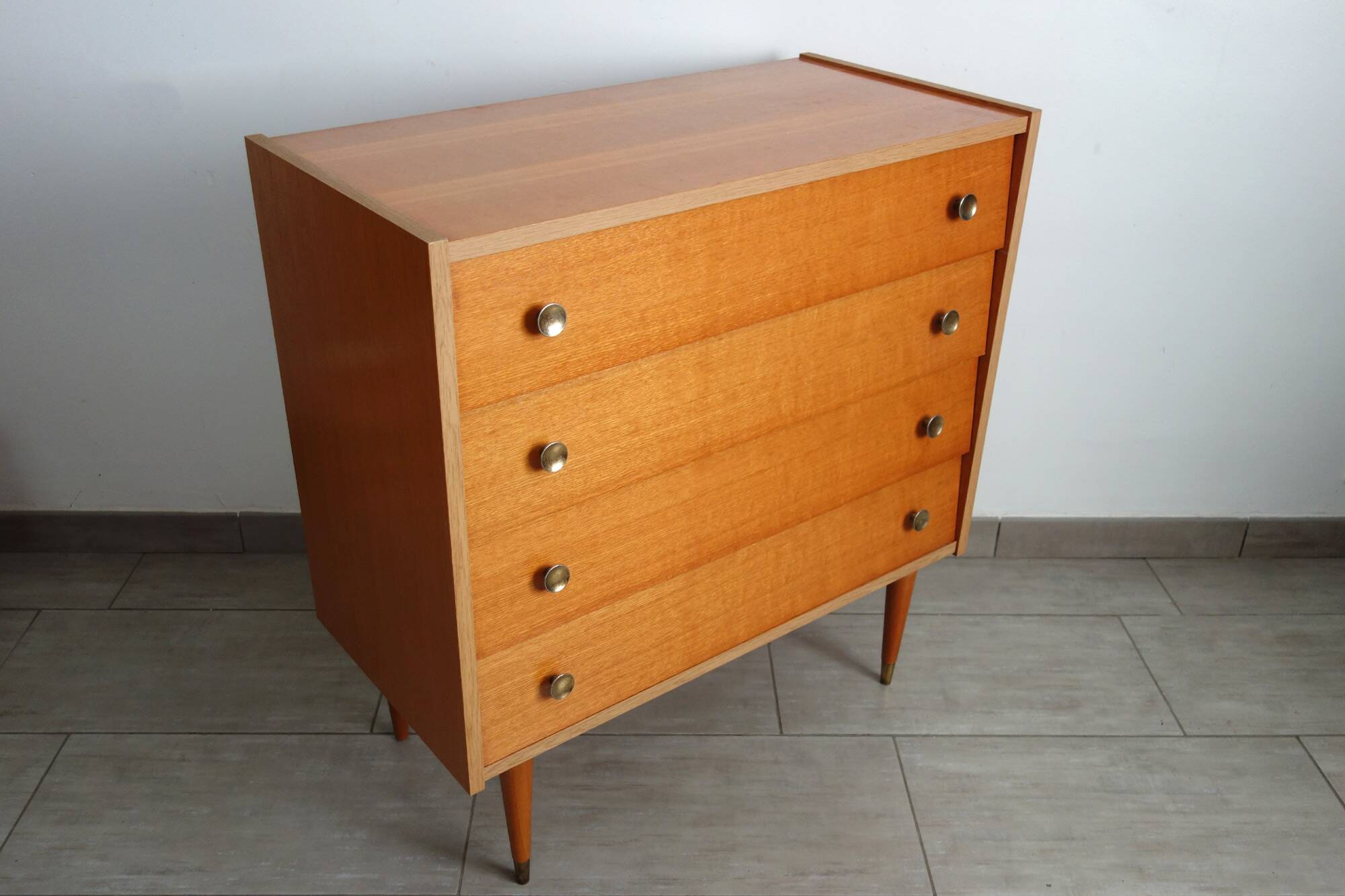 Vintage chest of drawers with 4 drawers from the 1970s.