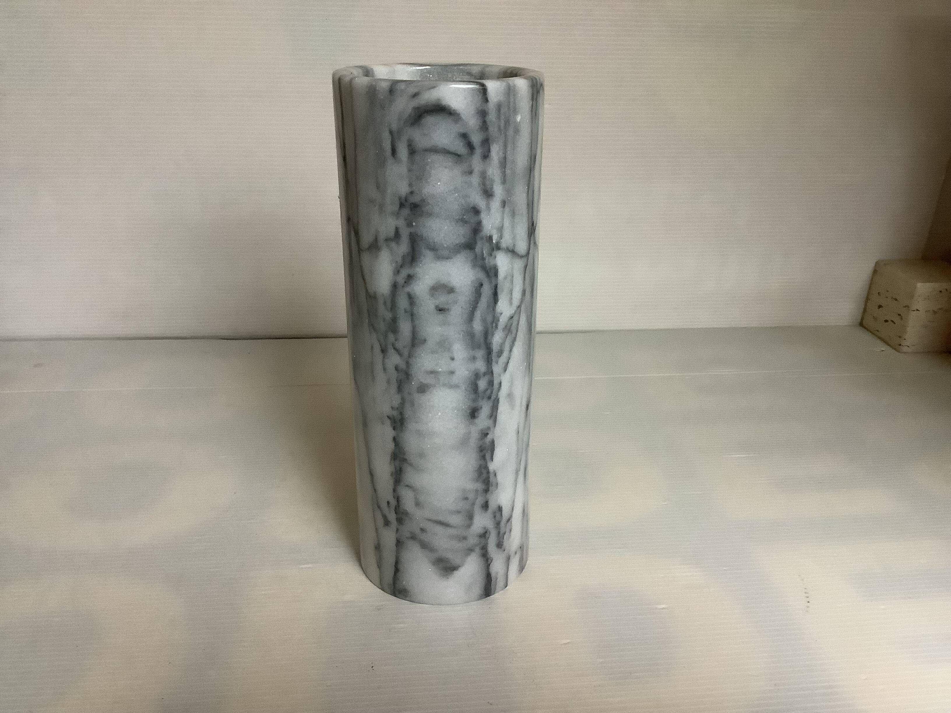 Roll vase in grey and white marble