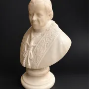 Ancient bust of Pope Pius IX in carved alabaster – 19th century