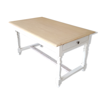 Farm table