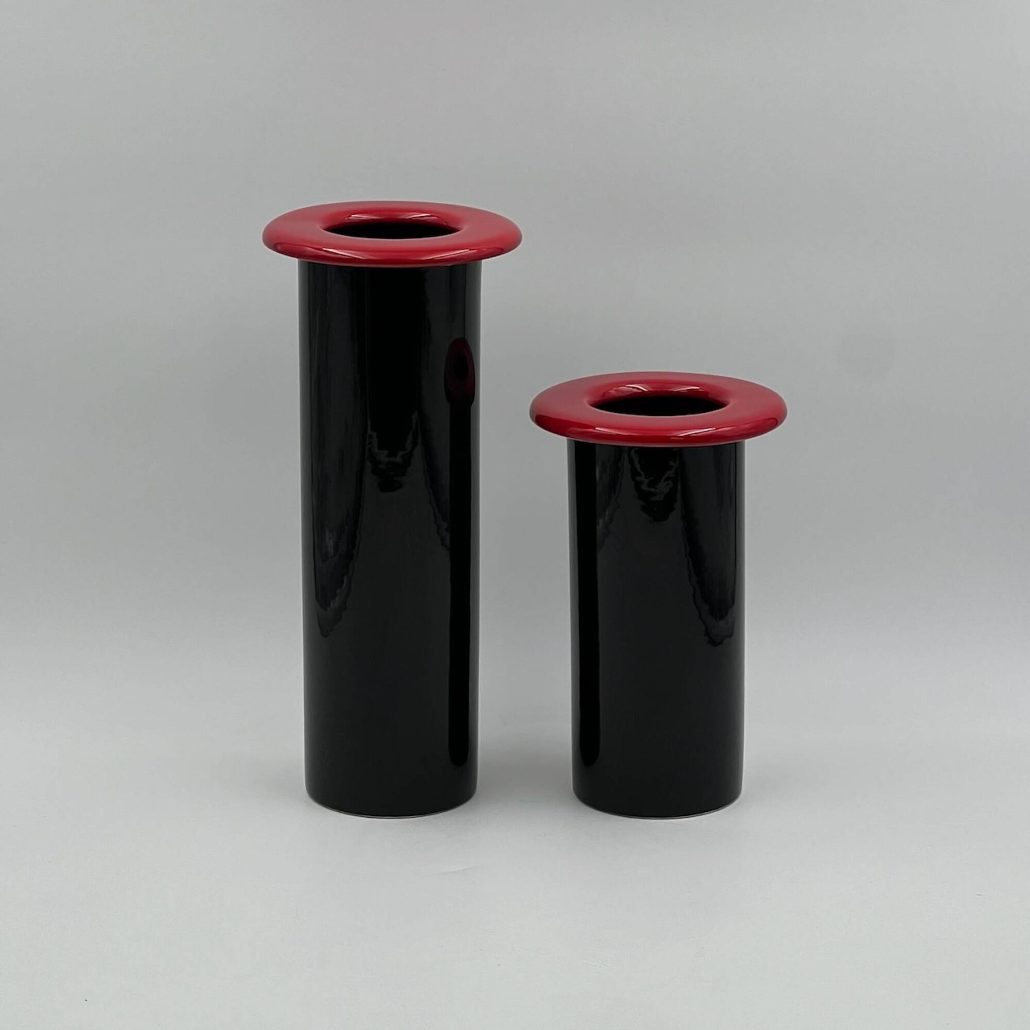 Vases en céramique au design des années 80 - Décoration d'intérieur moderne et vintage Made in Italy - lot de 2