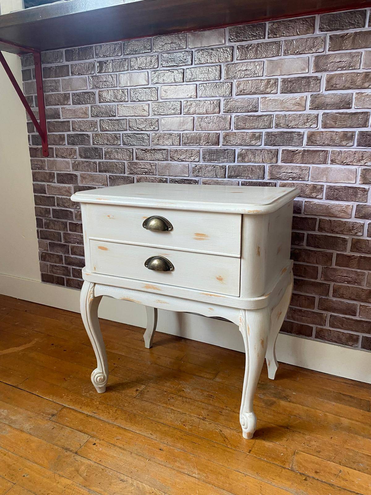 Table de chevet, petite commode