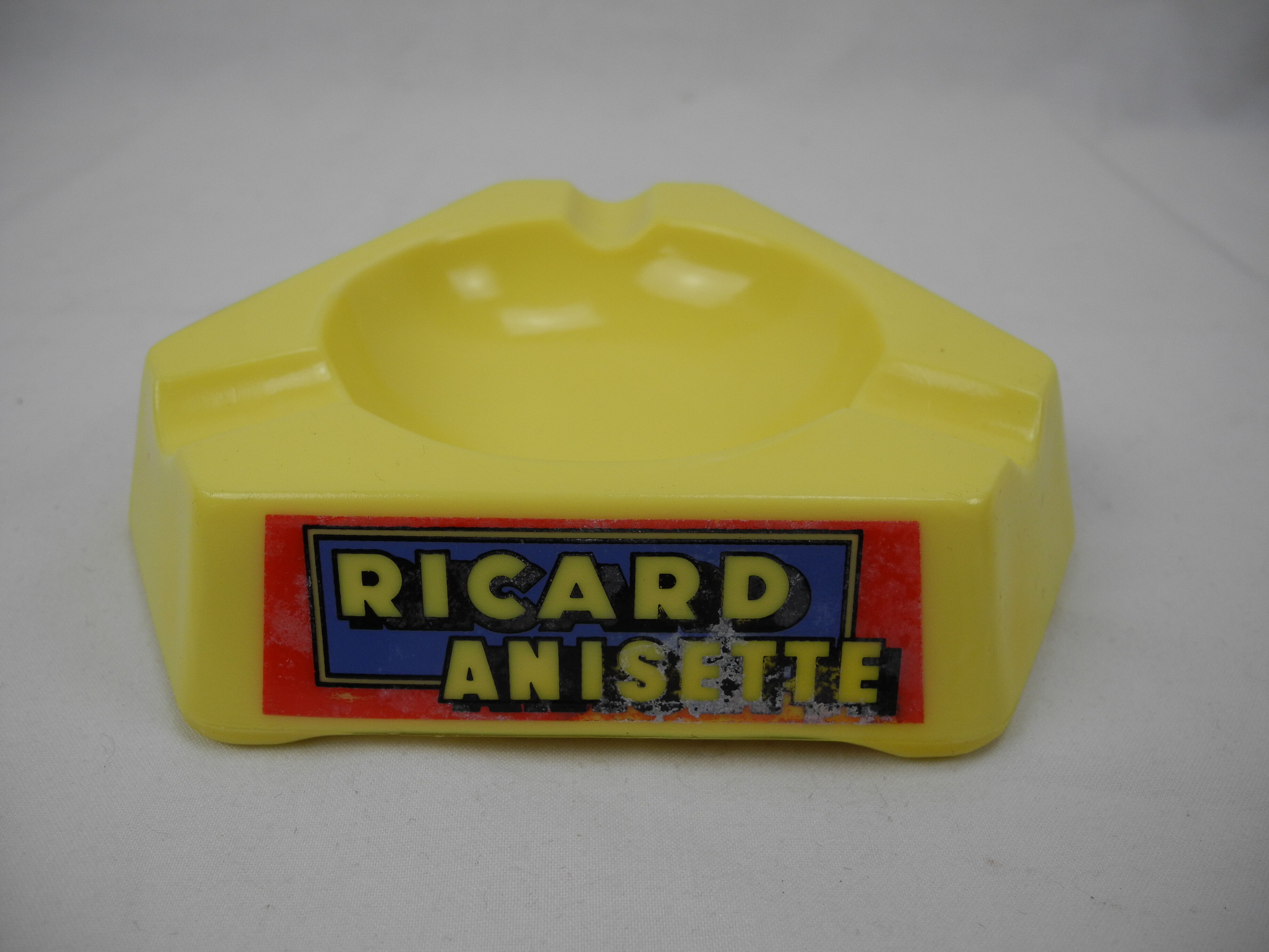Old ashtray ricard