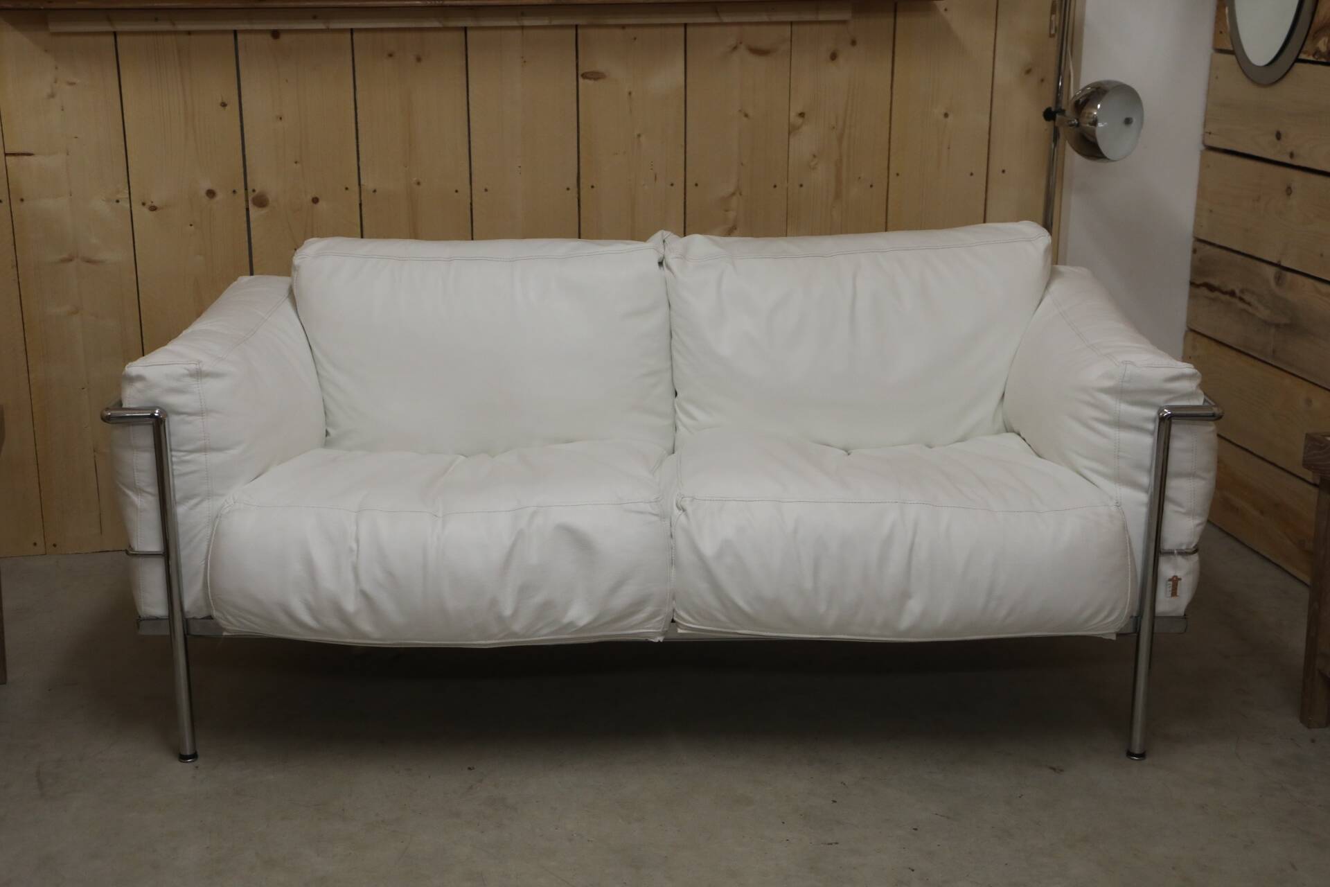 LC3 sofa by Le Corbusier, chrome and white leather