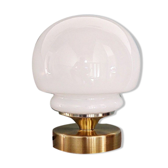 Opal globe lamp