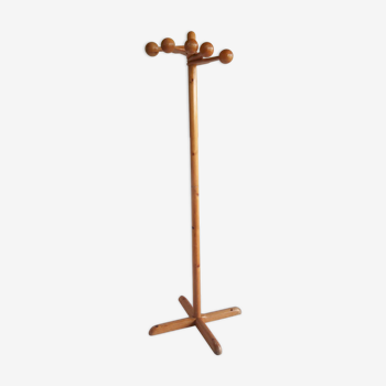 Astral coat rack