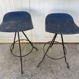 Paire de tabourets de bar pivotants artisanaux en métal de style industriel, 1950