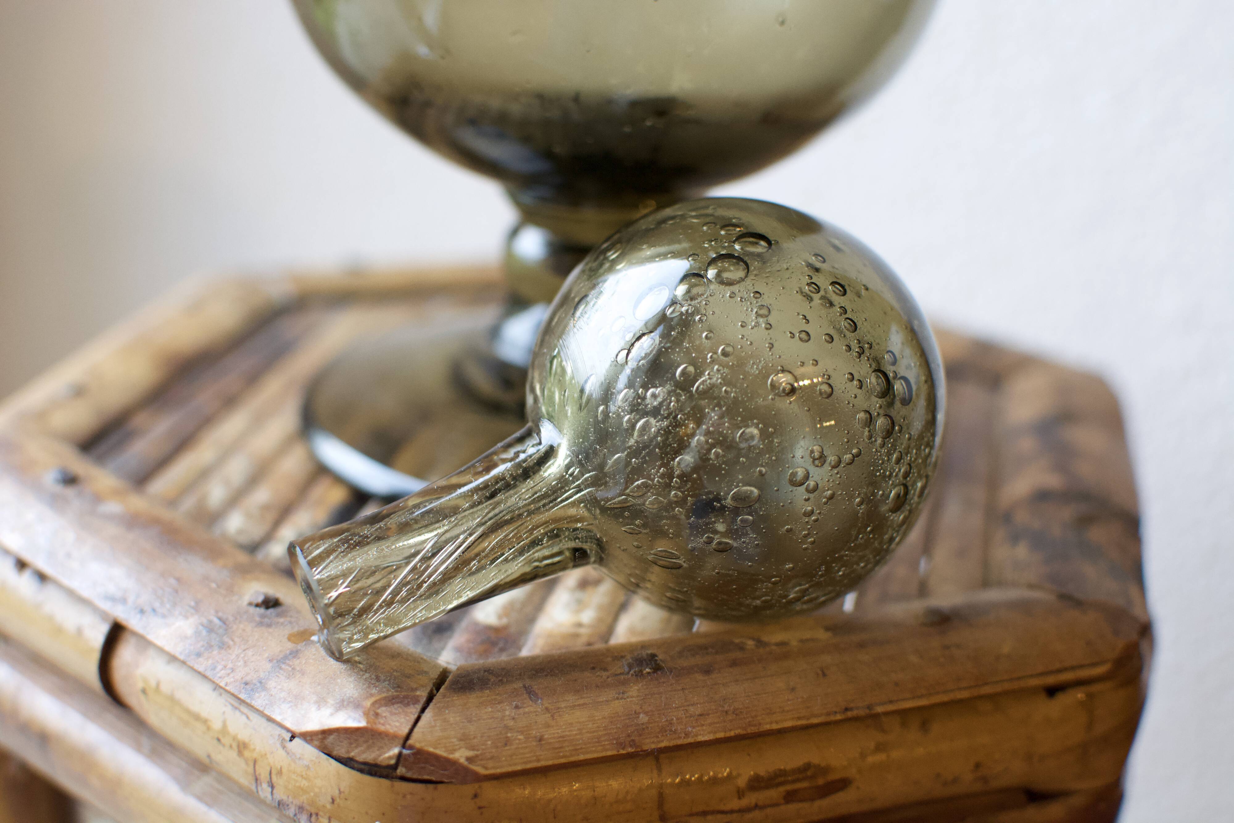 Blown glass feet carafe