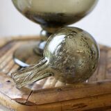 Carafe sur pieds en verre soufflé