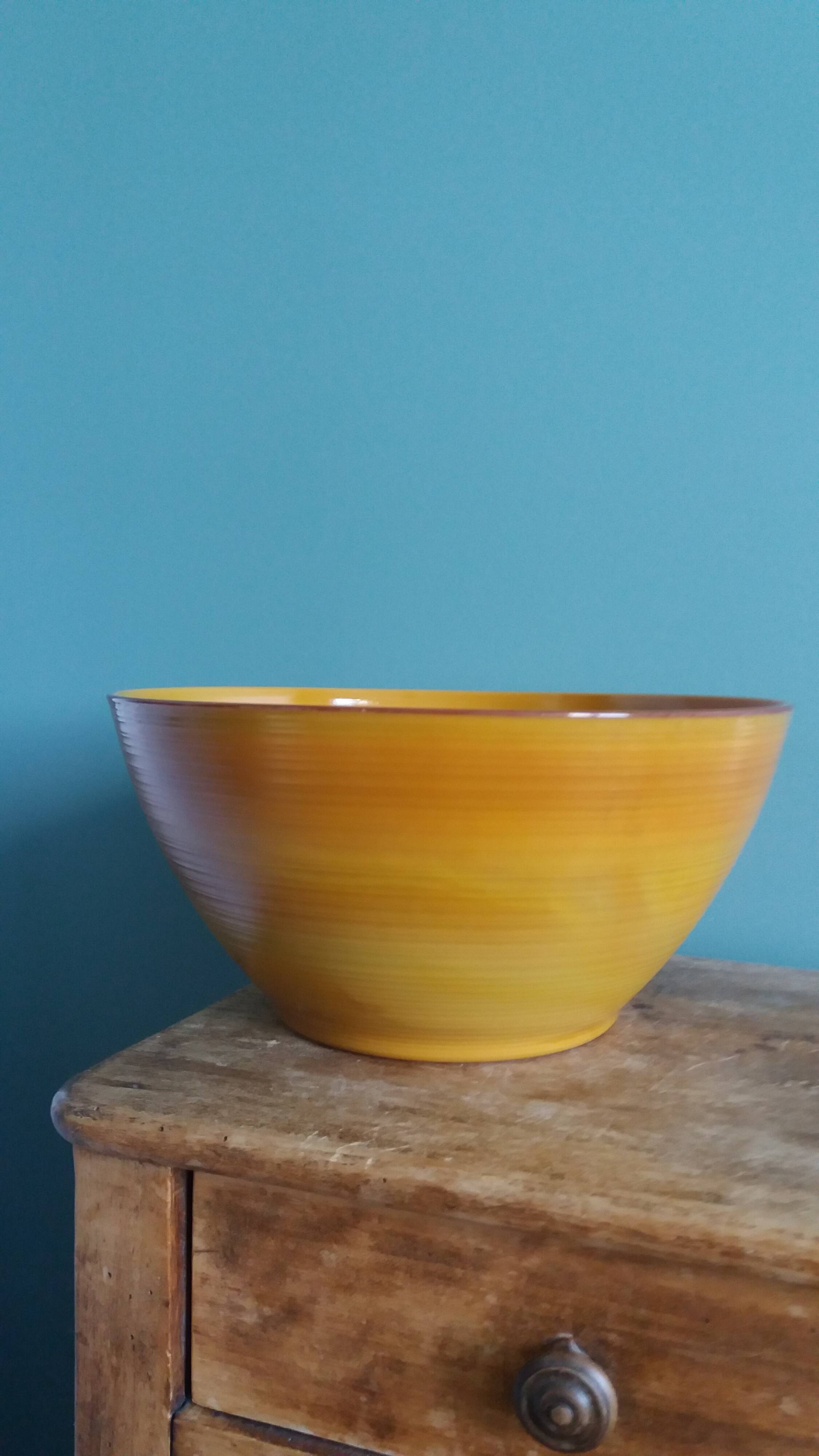 Arcopal Volcan salad bowl in caramel orange glass