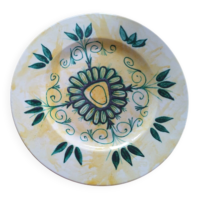 Assiette décor fleur jaune et vert signée Kerbigot