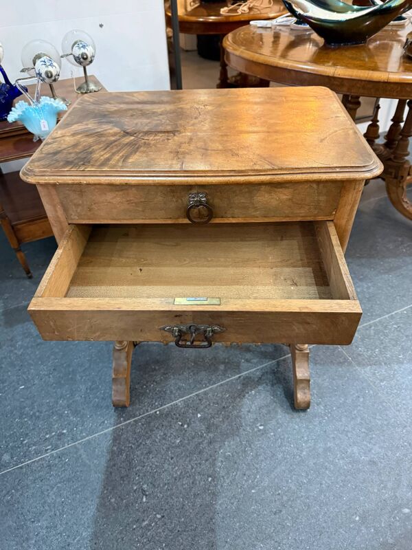 Table de salon / travailleuse ancienne en bois – XIXe siècle