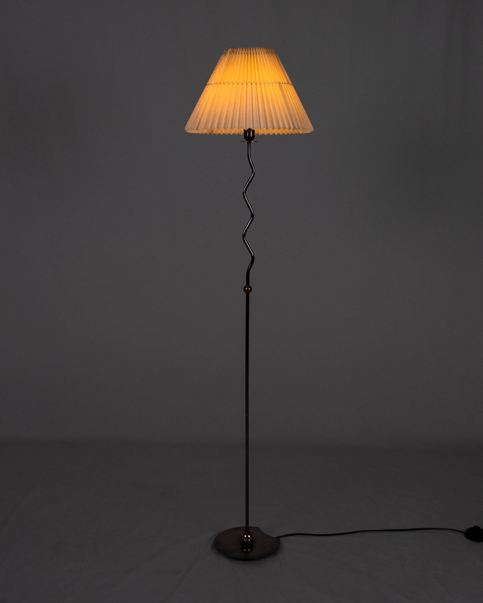 Memphis style zigzag floor lamp, 1980s