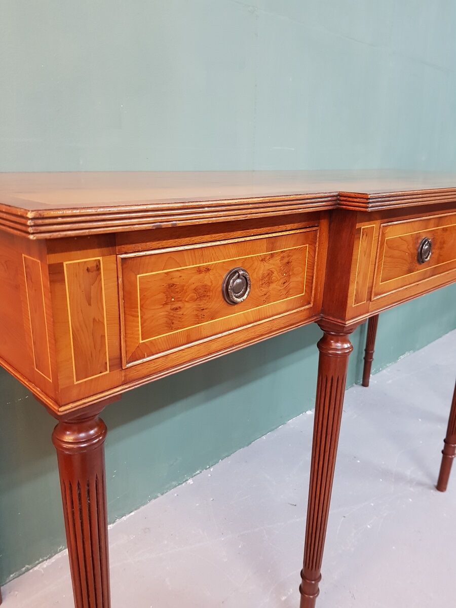 Classic english Taxus veneer wall table