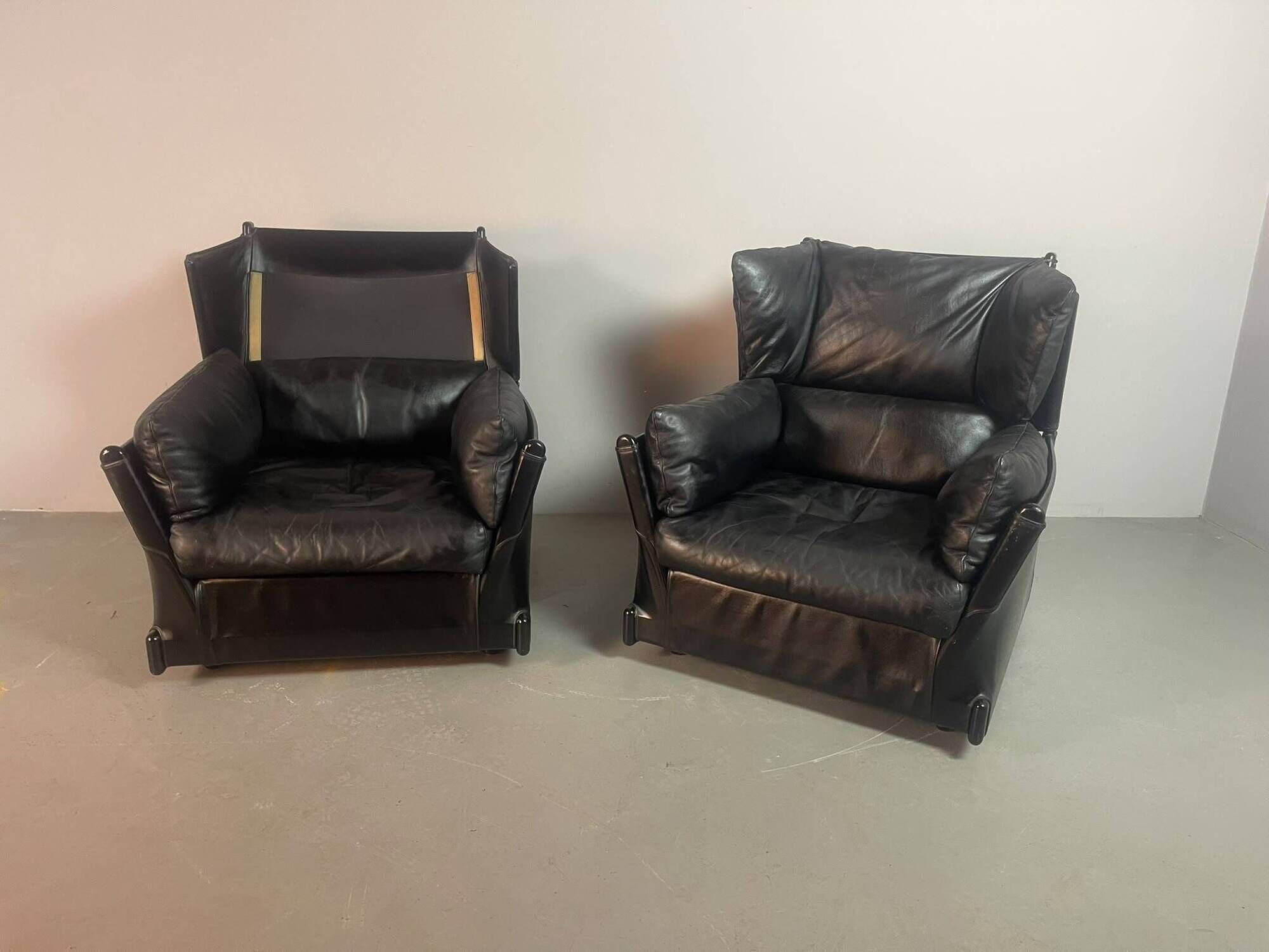 Cassina Lounge Chairs ‘Viola d’Amore’ by Piero de Martini