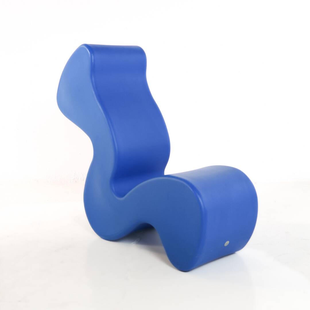 Chaise Phantom Bleue par Verner Panton