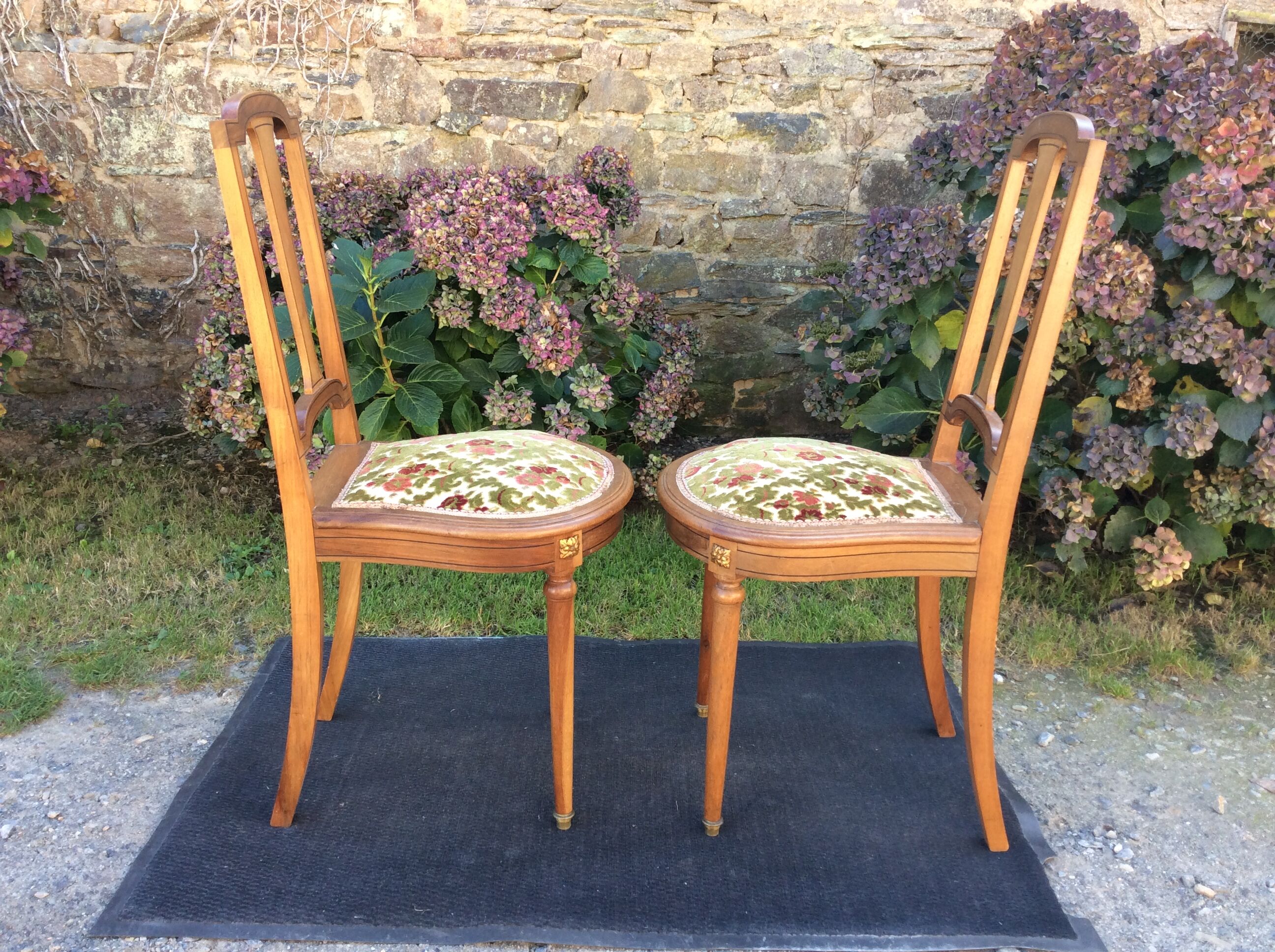 Snowshoe chairs (duo) upholstered louis XVI style of period 1920 in walnut.