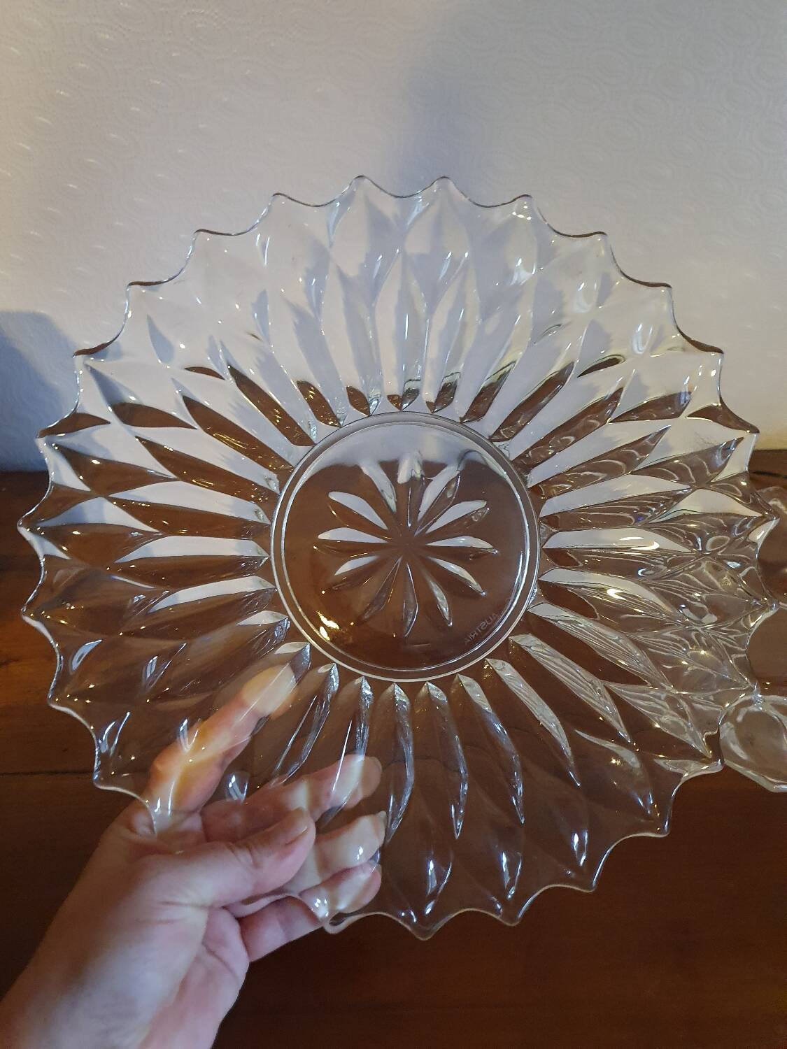 Set of 2 vintage flower-shaped Austrian glass dishes