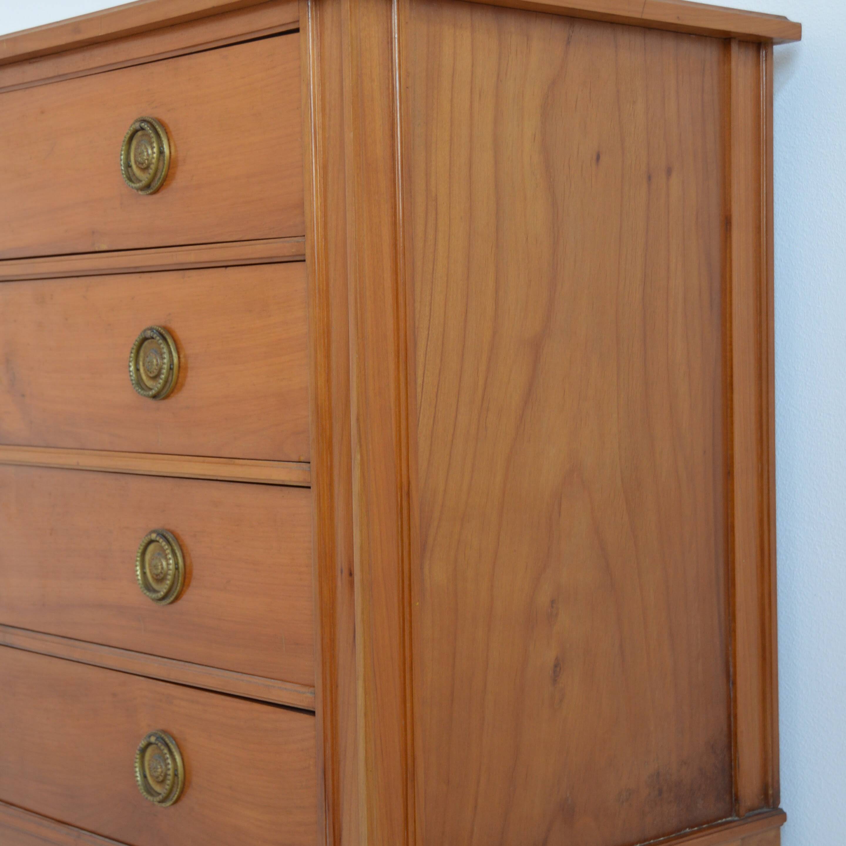 1960 vintage chest of drawers with 4 drawers
