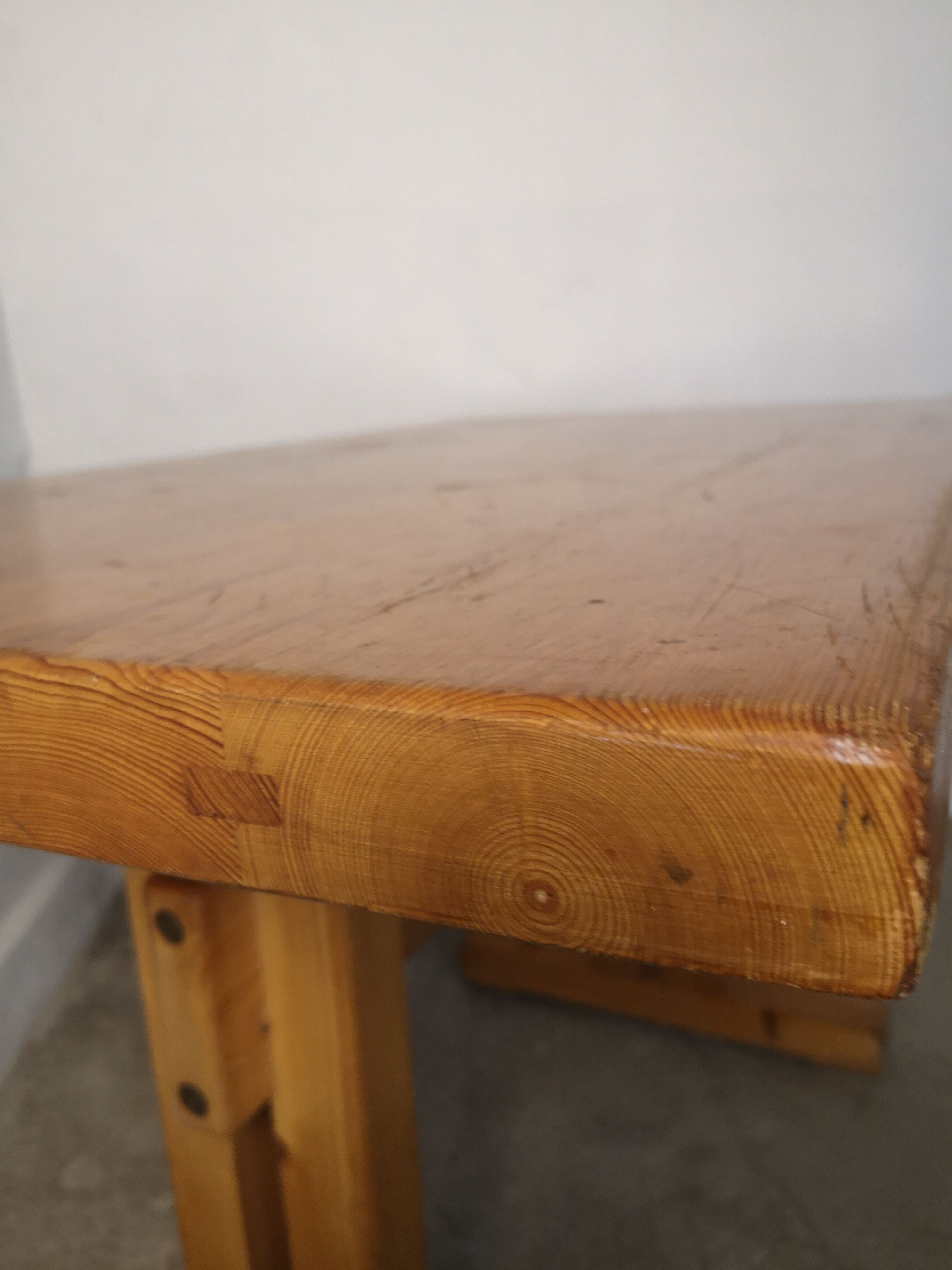 Table Charlotte Perriand les Arcs