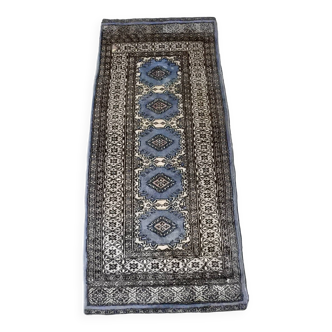 Handmade vintage oriental rug 150x63cm