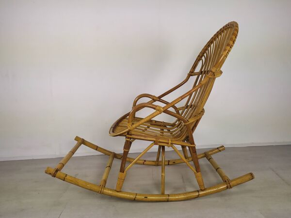 Rocking-chair rotin vintage