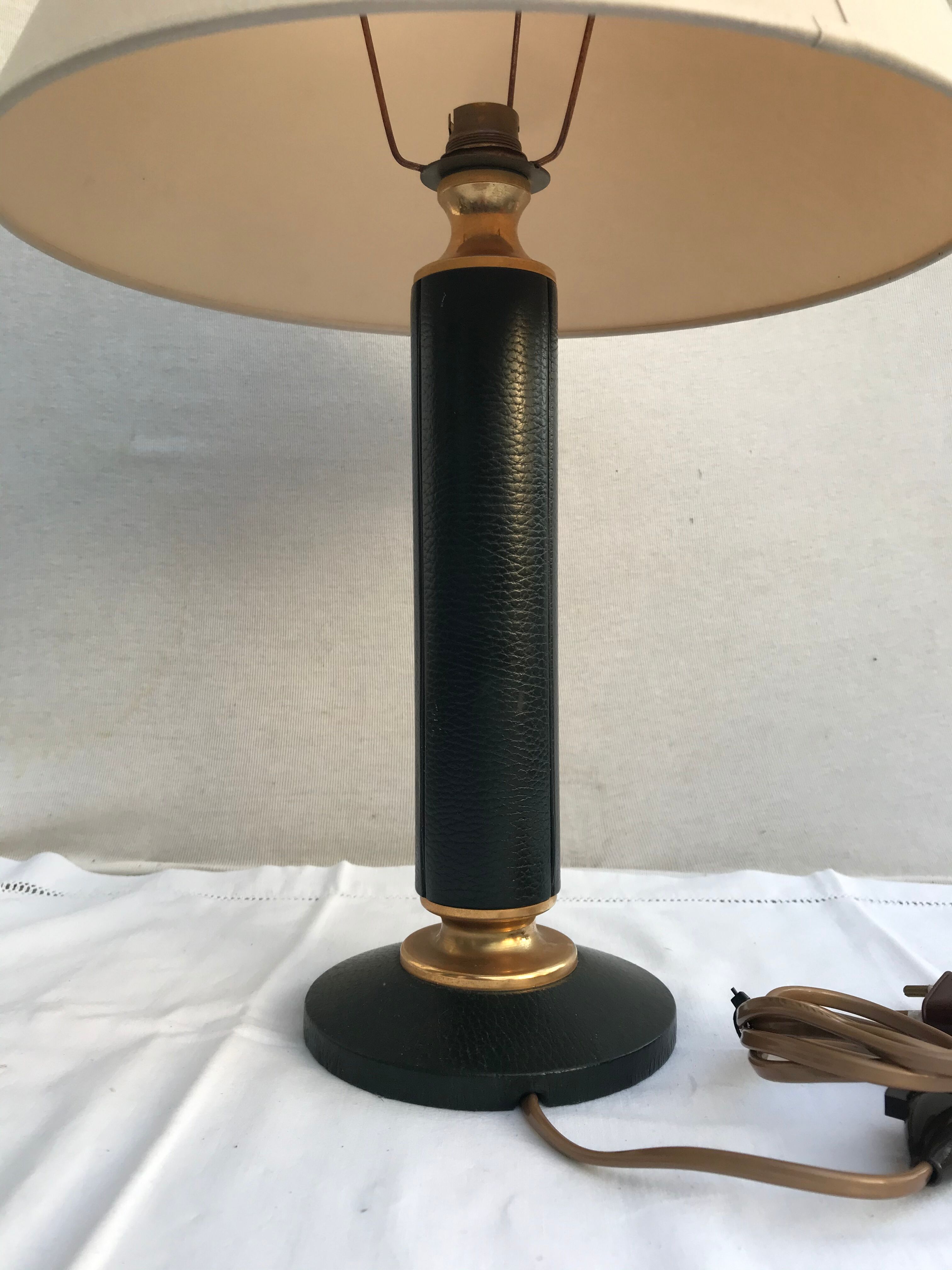 Ancienne lampe colonne cuir vert & laiton