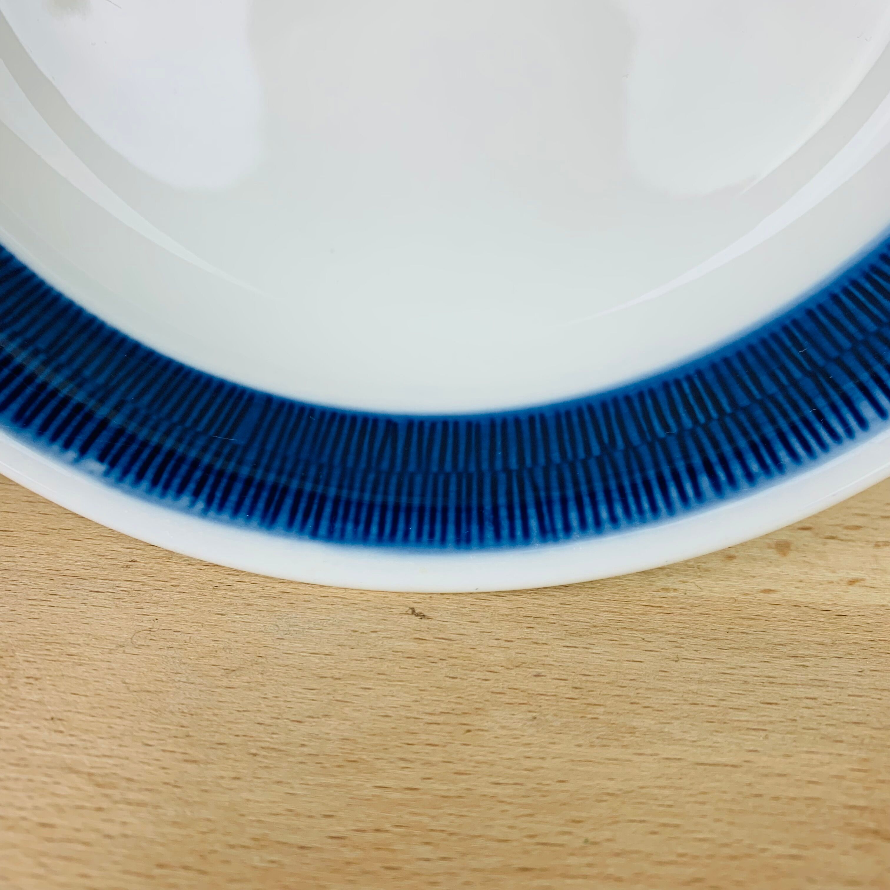 Koka ceramic round dish by Rörstrand Sweden, Scandinavian