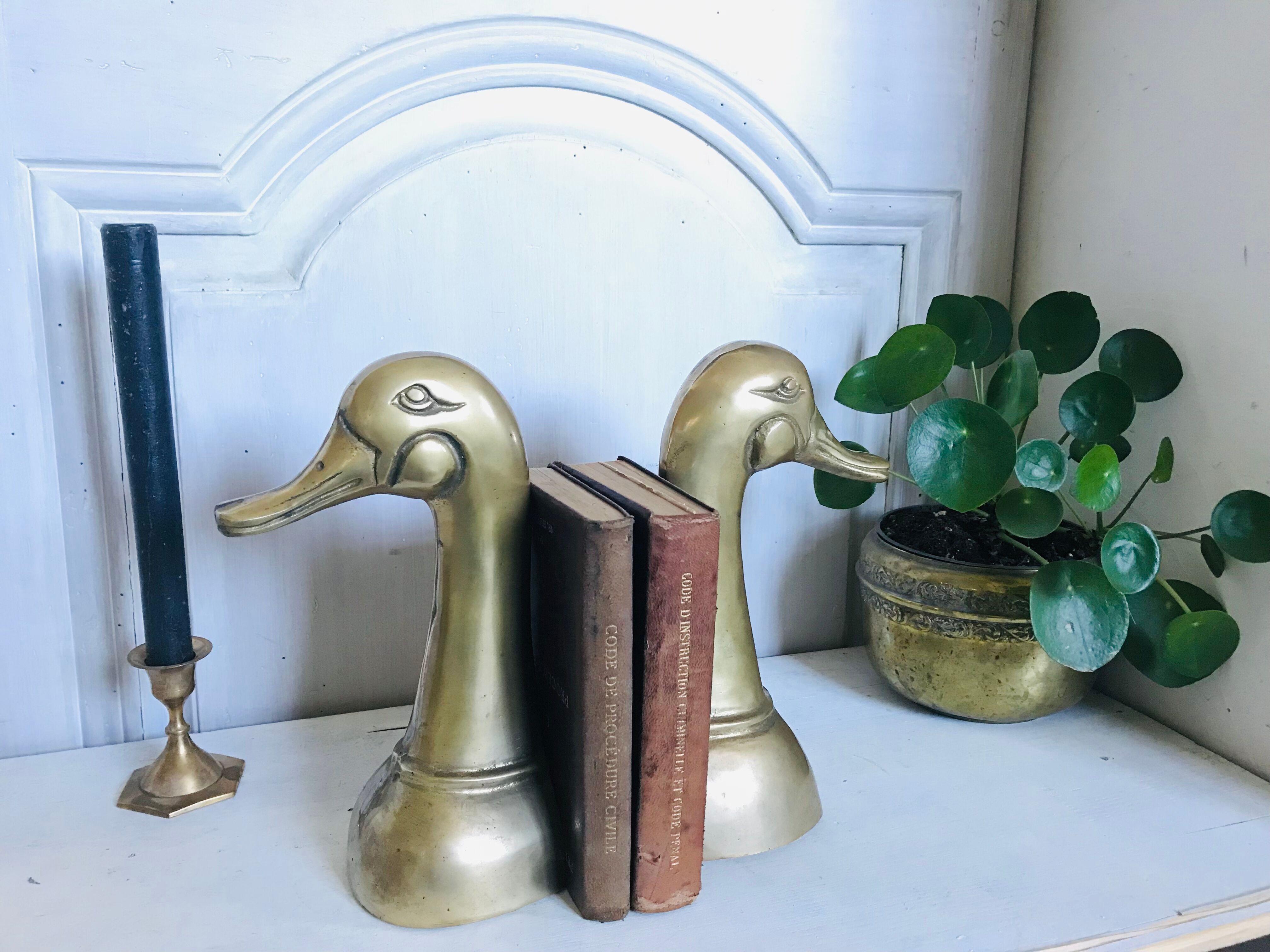 Pair of brass book ends 21cm