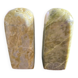 Salière et poivrière en marbre du Connemara